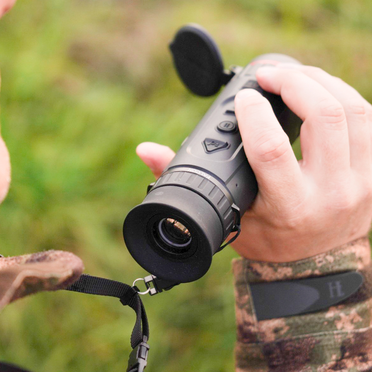 HIKMICRO Falcon FH25 25mm 384x288 12µm 20mk Hand Held Thermal Imager Monocular