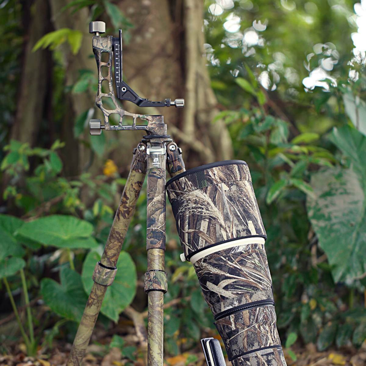 Leofoto Ranger CAMO LS-365C Lightweight 10x Layer Carbon Tripod with PG1 CAMO Gimbal Head