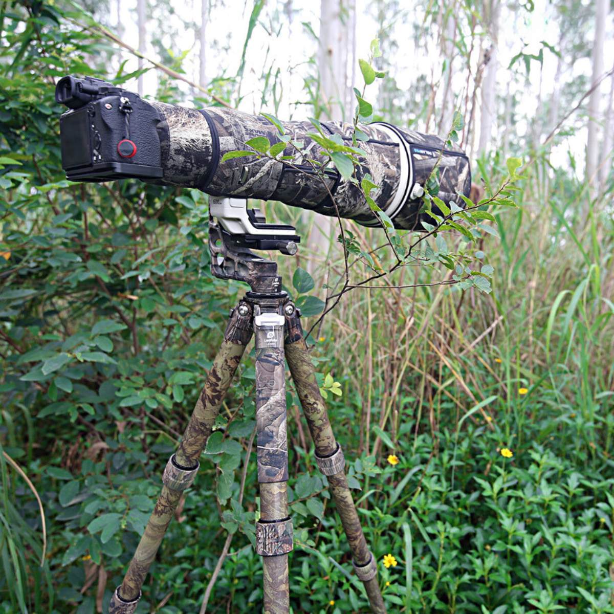 Leofoto Ranger CAMO LS-365C Lightweight 10x Layer Carbon Tripod with PG1 CAMO Gimbal Head