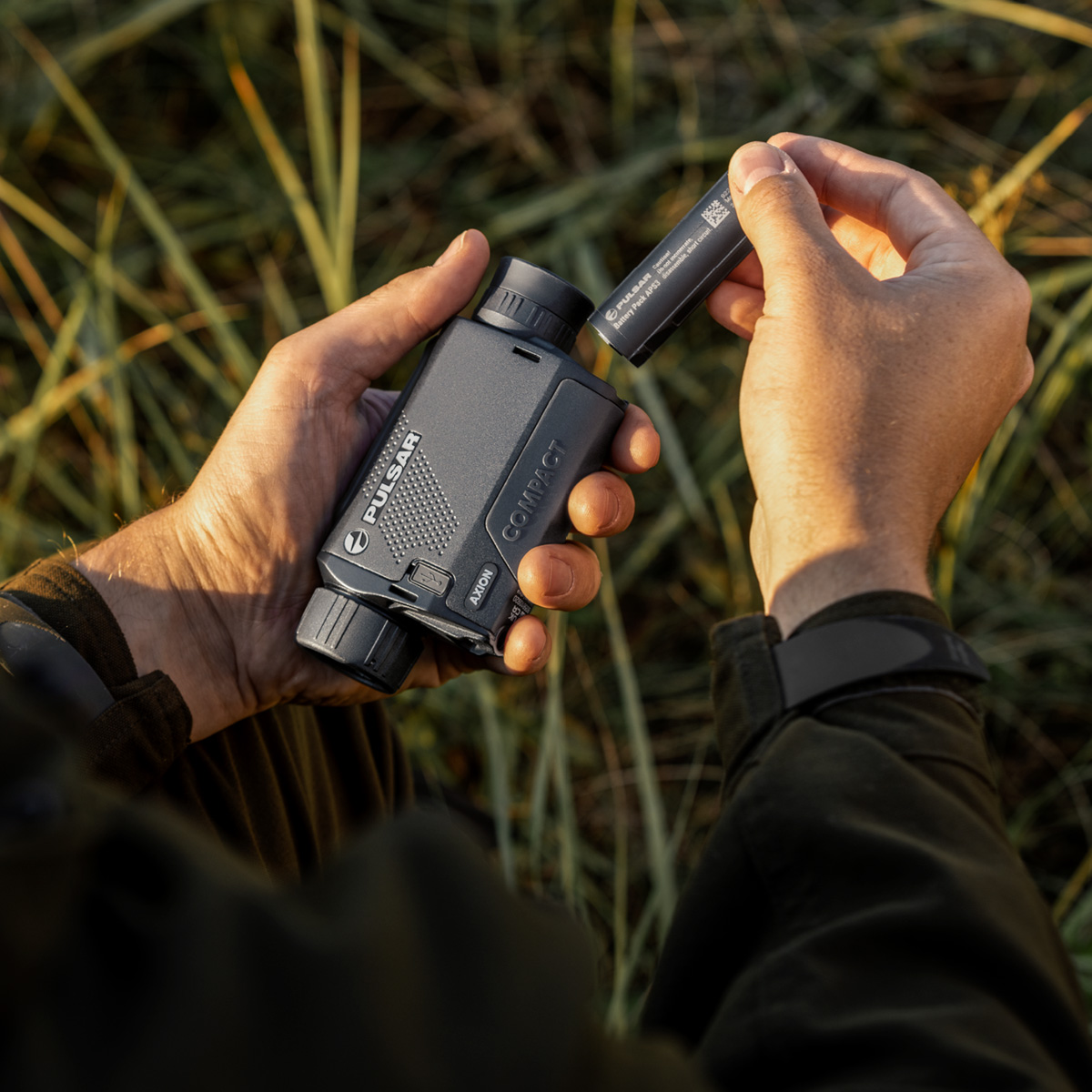 Pulsar AXION XG30 COMPACT Hand Held Thermal Monocular - 30mm <40mK 640x480px 12um 